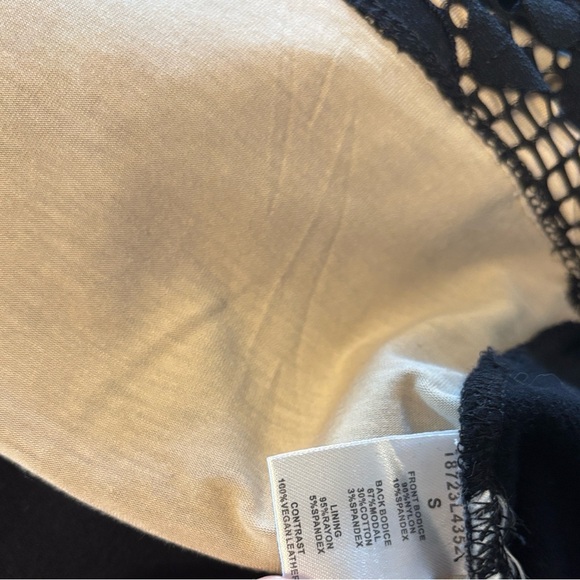 shirt size small - Picture 7 of 8